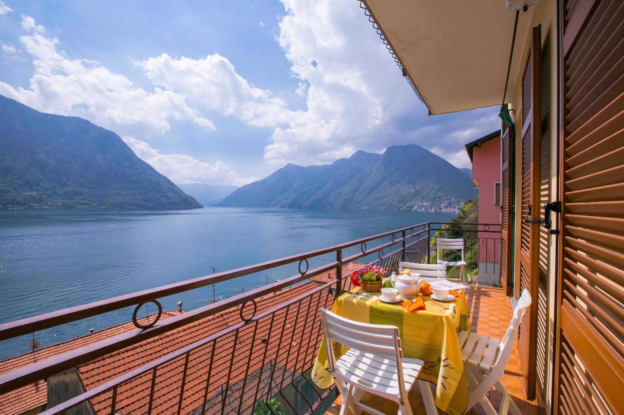 Bella Lake View Colonno Екстериор снимка